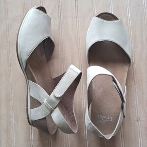 Dansko Vera Nude Tan Leather Sandals Peep Toe Ankle Elastic Strap Wedge
